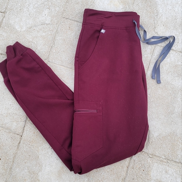 FIGS Zamora™ Burgundy Jogger Scrub Pants - Size: Small Tall - Picture 1 of 4